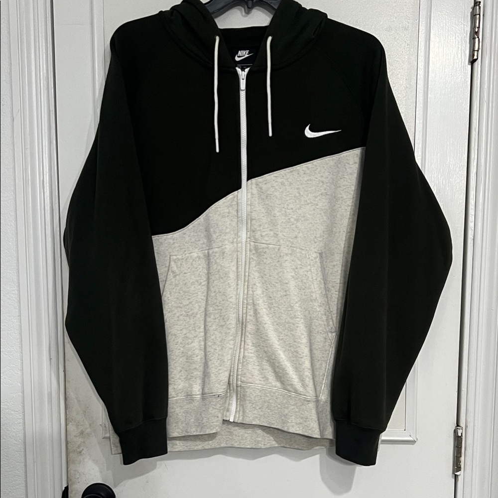 Nike Men's Green and Heather Grey White Zip-Up Sweater
